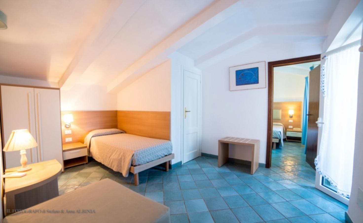 Hotel Saraceno Giglio Porto Quarto foto