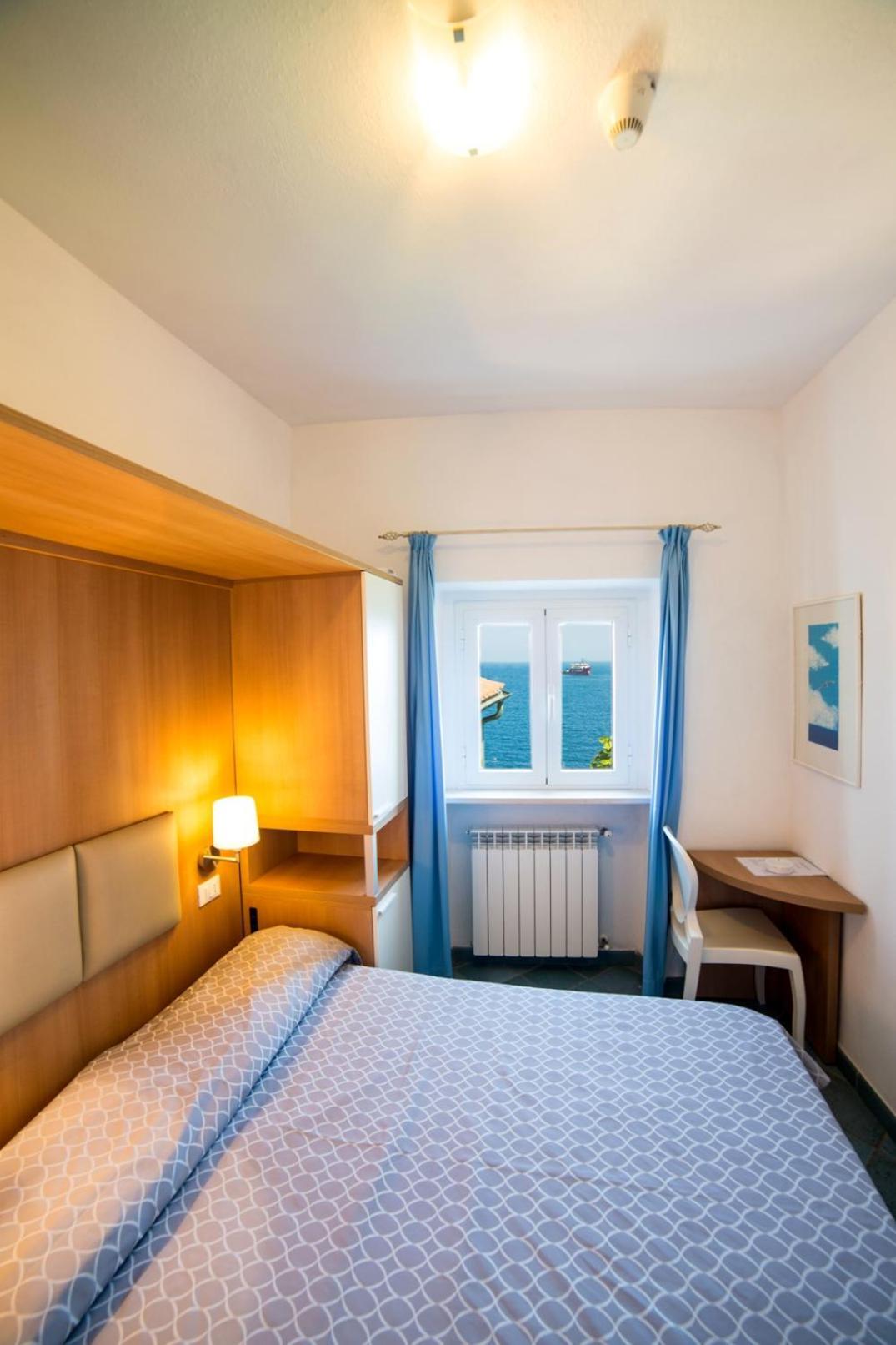 Hotel Saraceno Giglio Porto Quarto foto
