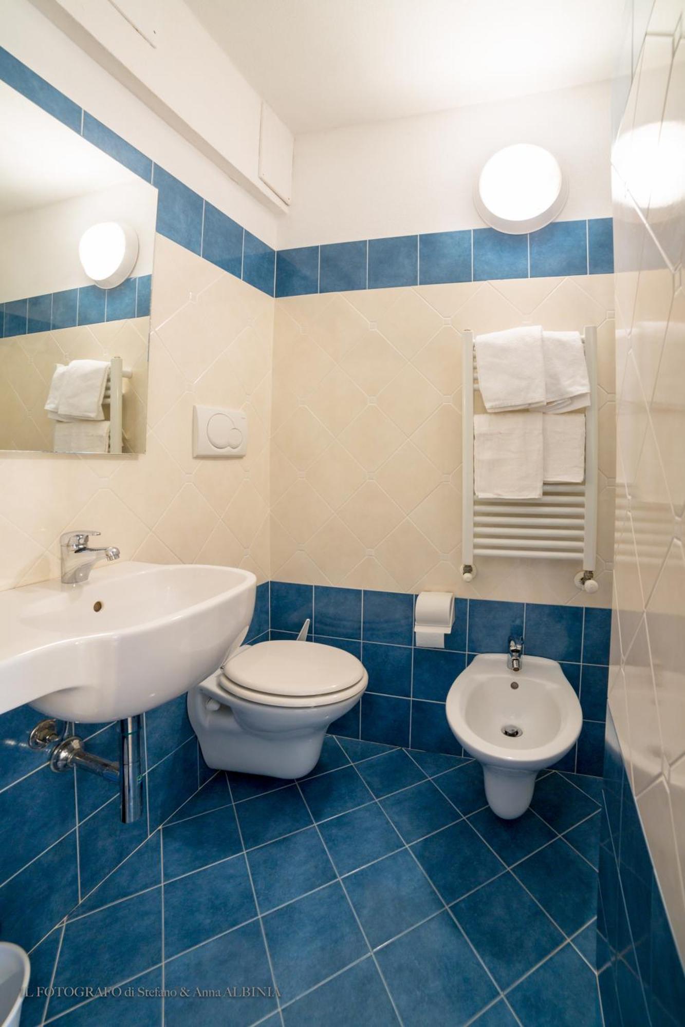 Hotel Saraceno Giglio Porto Quarto foto